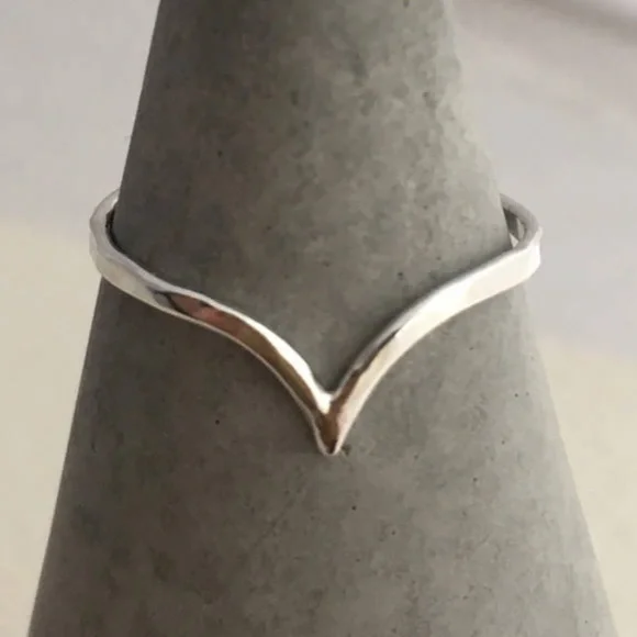 Sterling Silver Dainty Chevron V Ring Modern MIDI Thumb Simple Stackable… - Picture 5 of 10